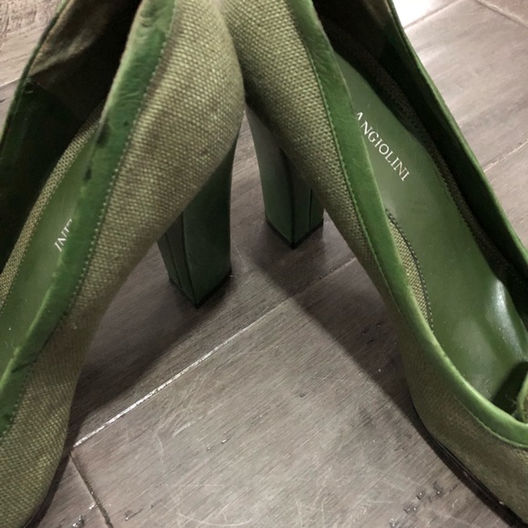 Shoes⭐️ - Picture 2 of 3